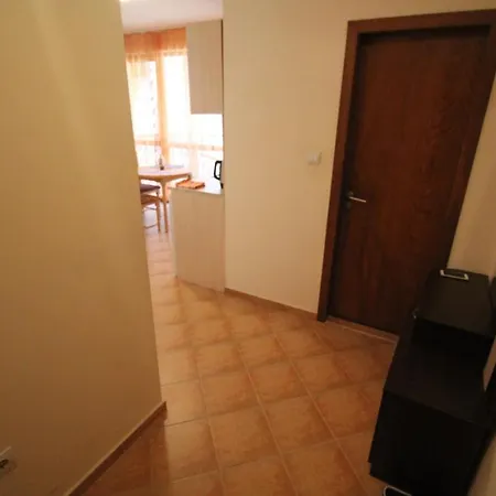 Ivory Cascadas * Σάνι Μπιτς