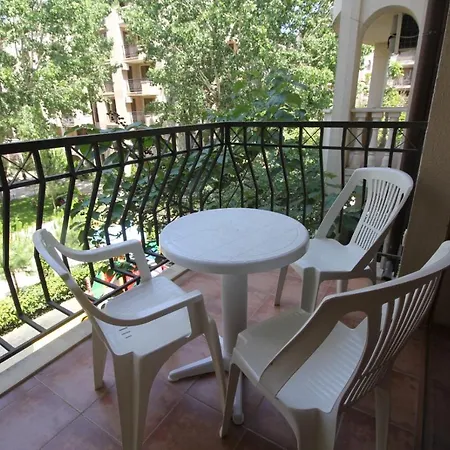 Ivory Cascadas * Σάνι Μπιτς